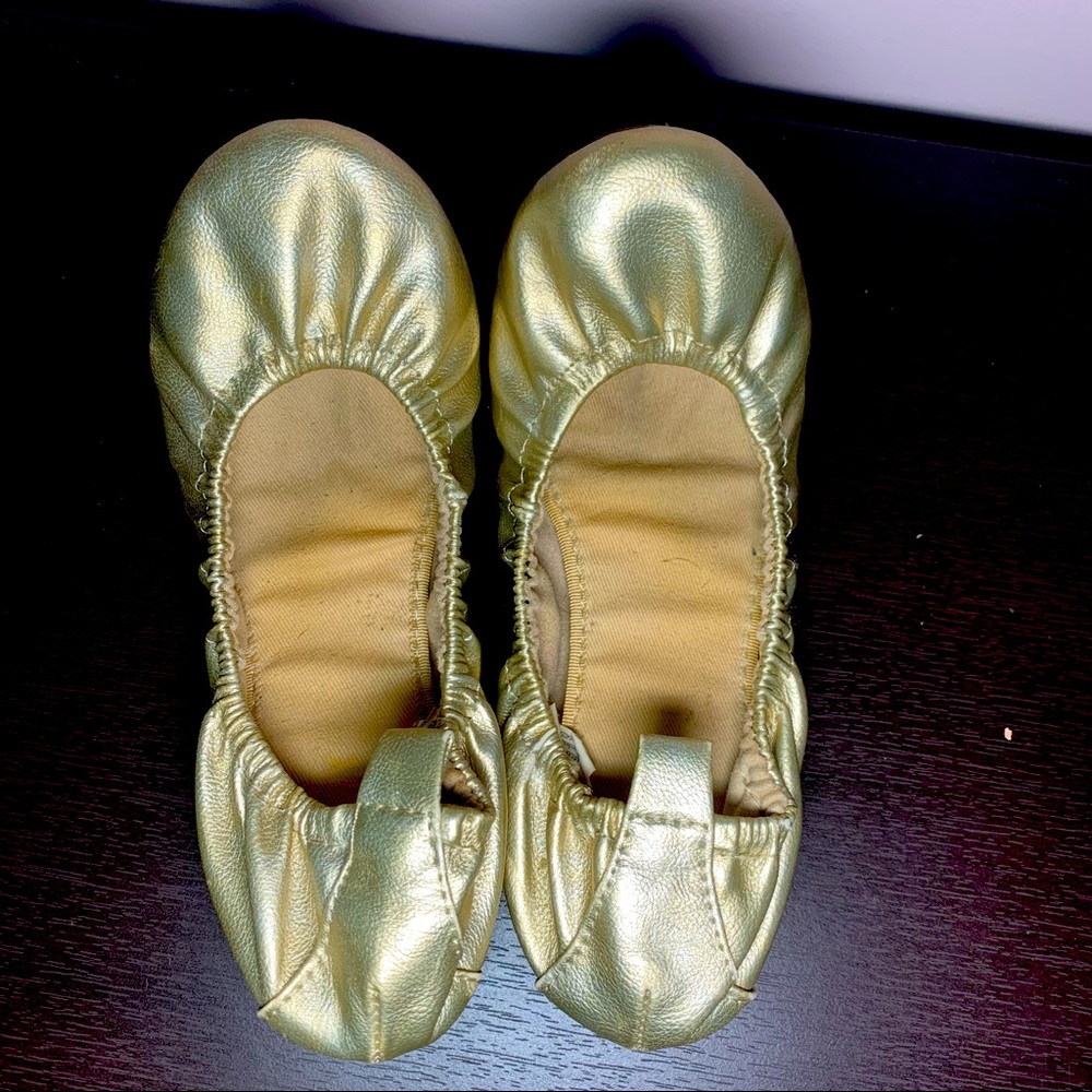 Old Navy gold ballet flats - size 6